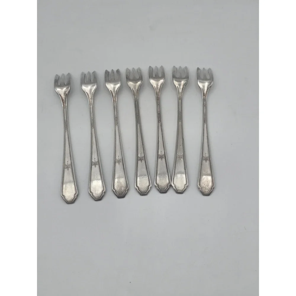 Vintage Wm Rogers IS Chalfonte Silverplate Cocktail Forks Set Of 7 International